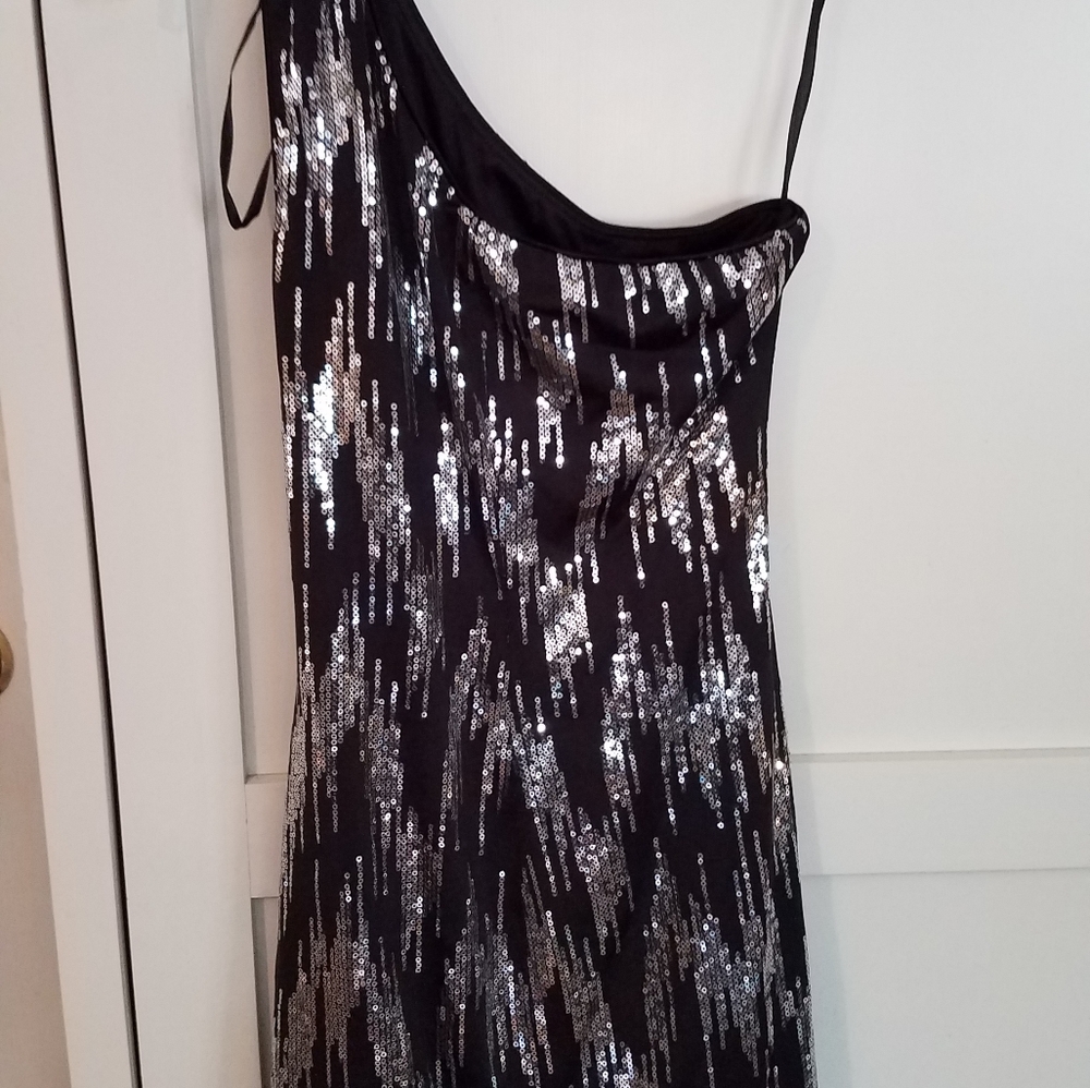 Venus black sequin cocktail dress Nwot one shoulde